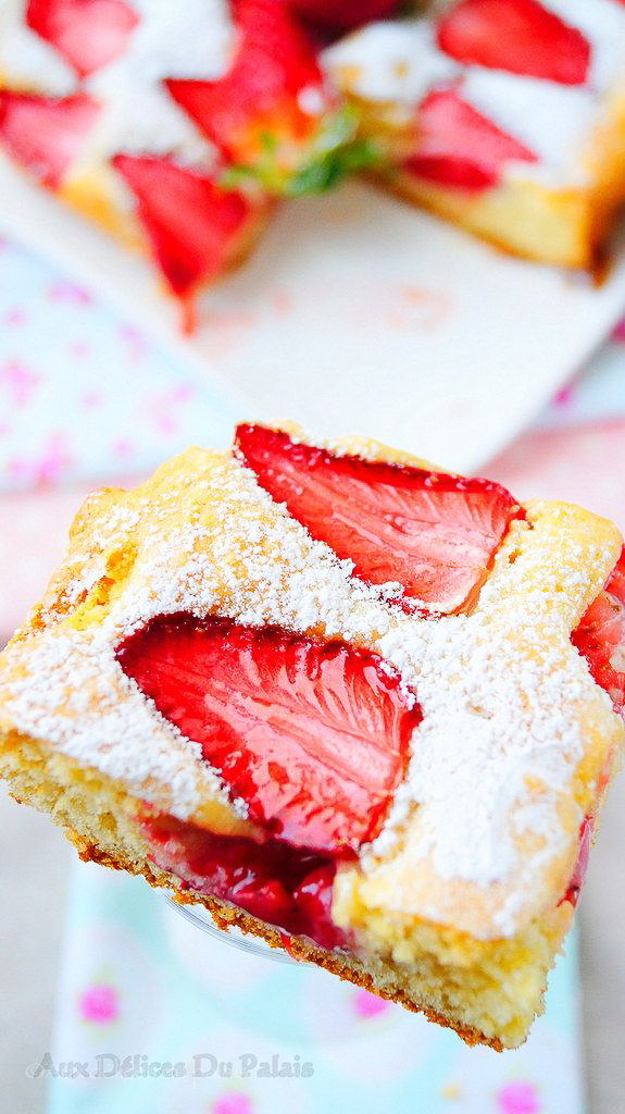 Gâteau moelleux aux fraises facile