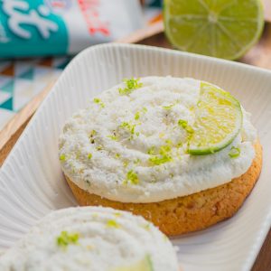 Cookies citron, noix de coco au glaçage vanille