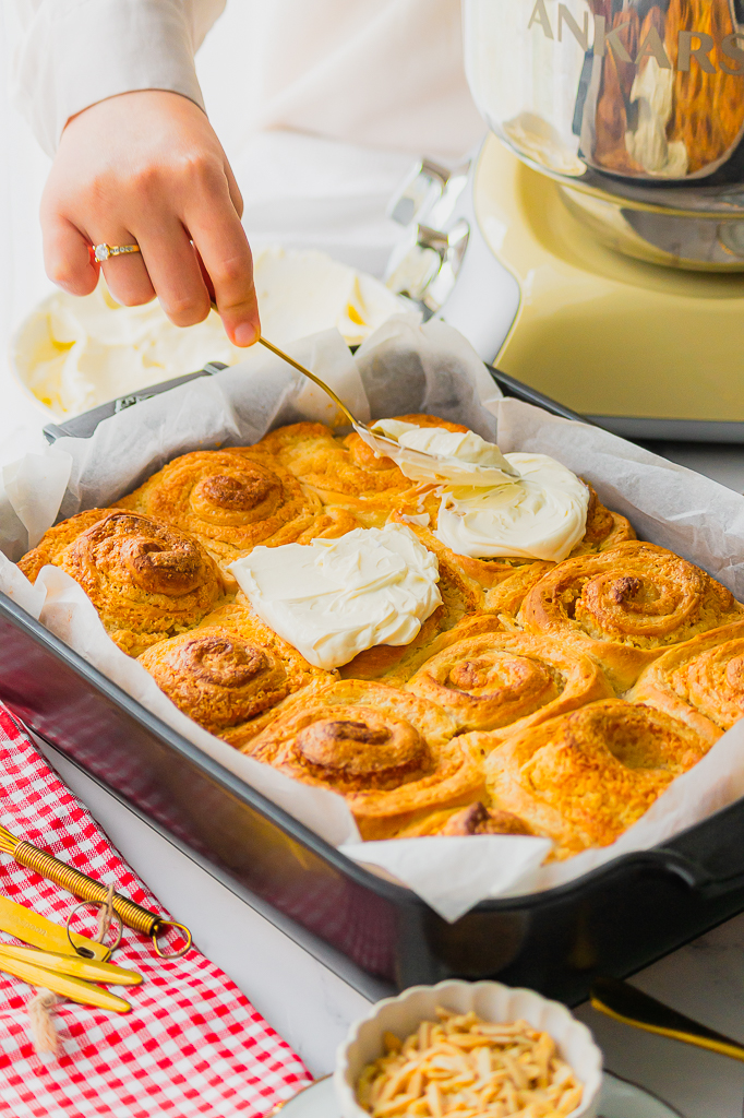 Brioche roulée à la crème d'amande (Almond Rolls)