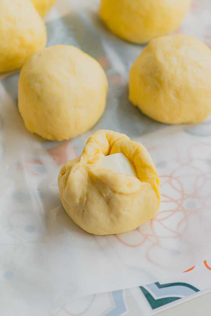Petits pains au fromage ail et herbes (Pull-apart buns)