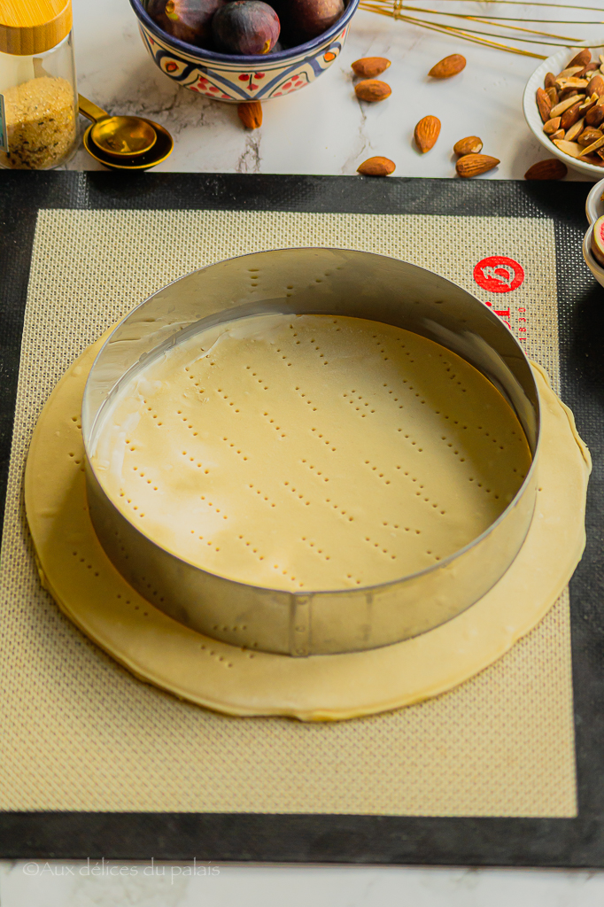 Recette de Tarte fine aux figues et à la crème d'amande

