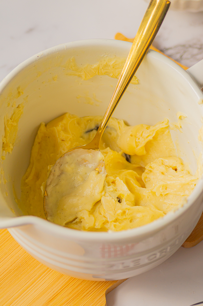 Gâteau moelleux à la crème pâtissière (Torta Nua)