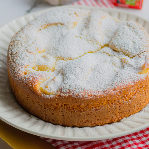 Gâteau moelleux à la crème pâtissière (Torta Nua)