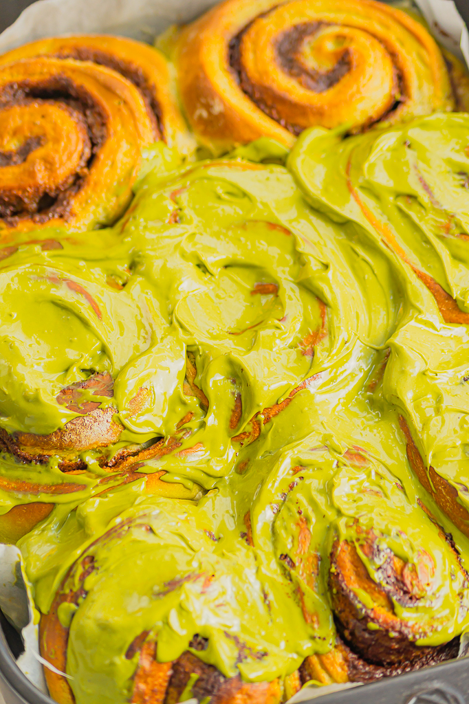 Cinnamon rolls au thé matcha glaçage cream cheese