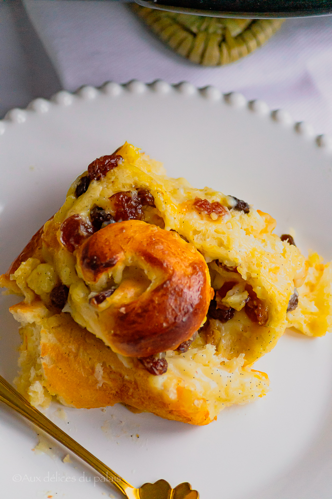 Brioche roulée à la crème pâtissière et fruits confits 