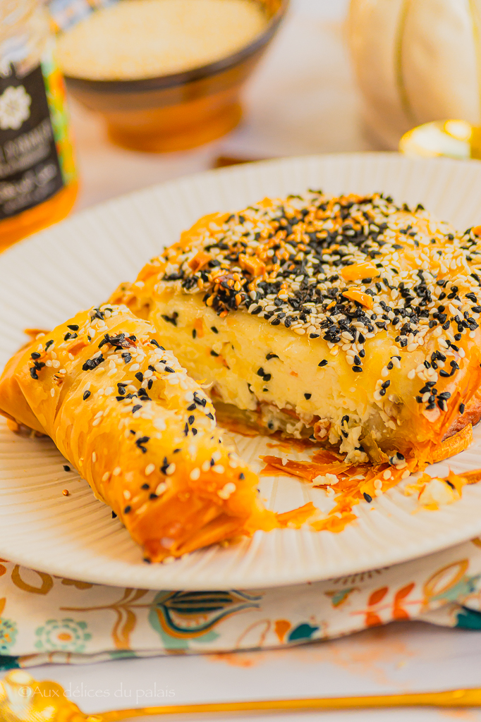Feuilletés croustillants à la feta, sésame et miel