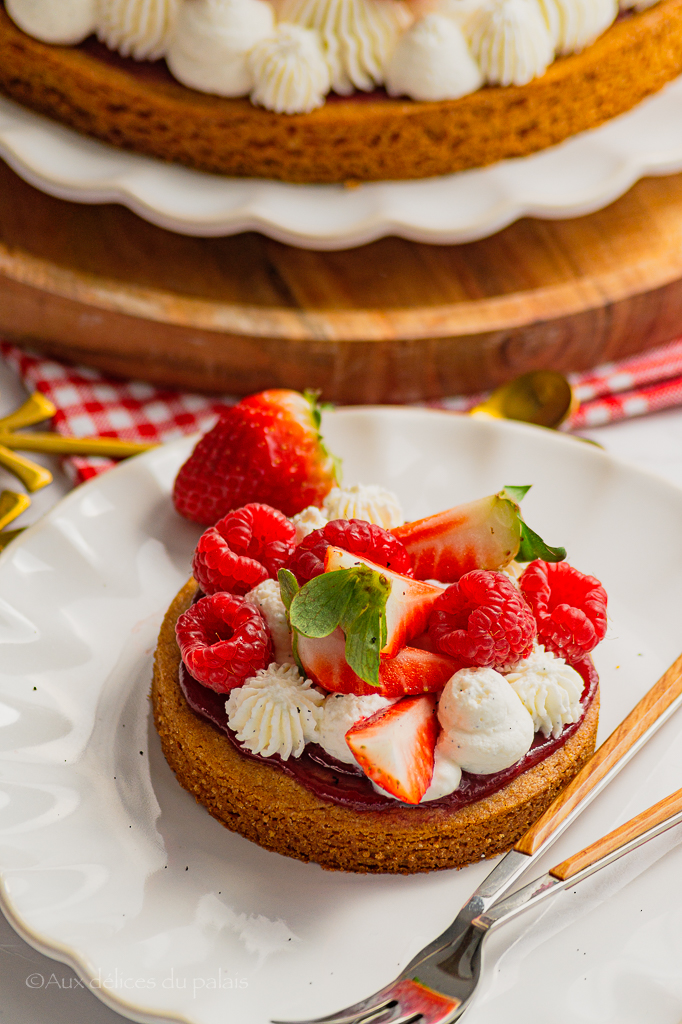 Tarte sablé breton aux fraises et framboises crème vanille