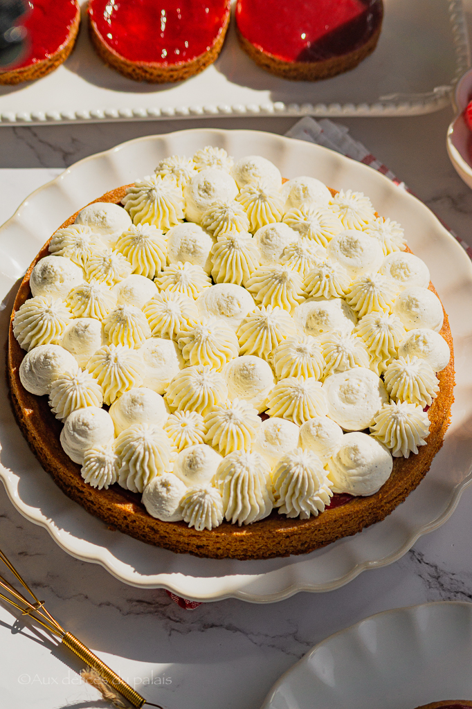 Tarte sablé breton aux fraises et framboises crème vanille
