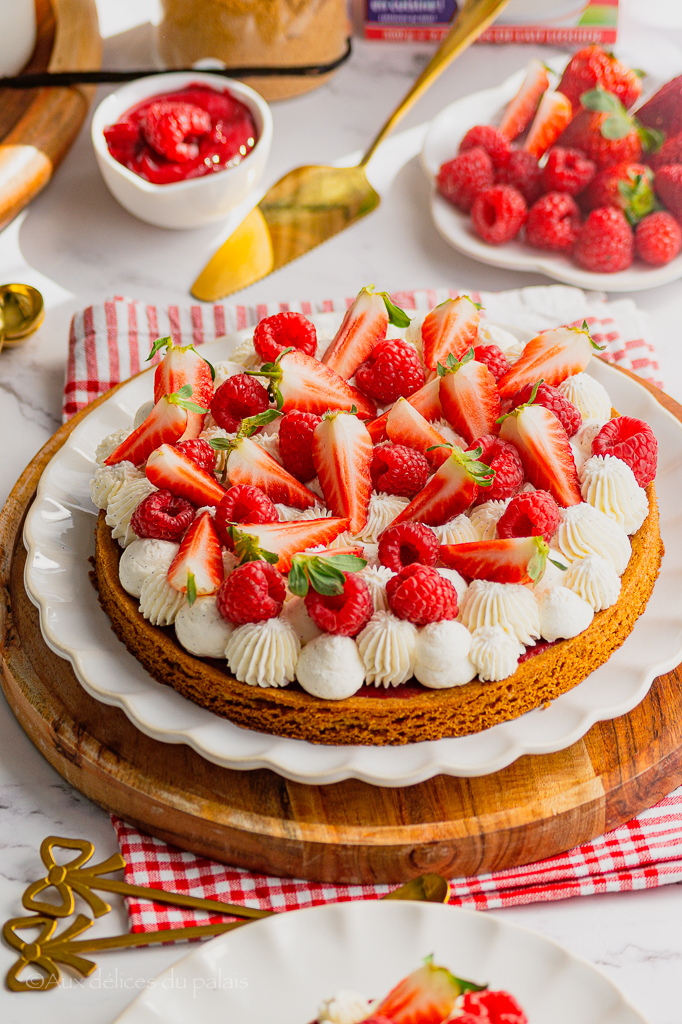 Tarte sablé breton aux fraises et framboises crème vanille
