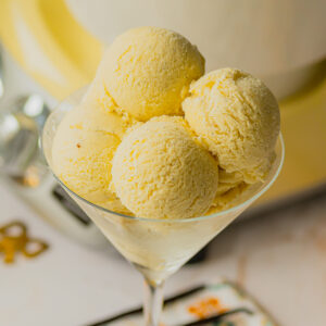 Glace à la vanille maison à la sorbetière