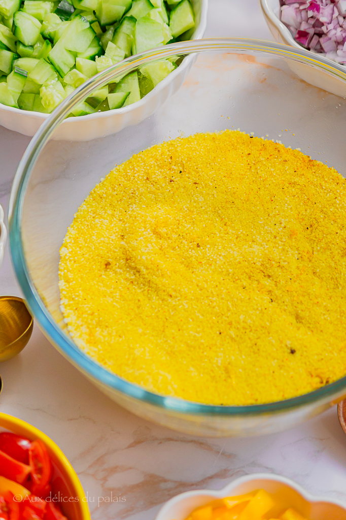 Salade de couscous aux légumes et aux pois chiches
