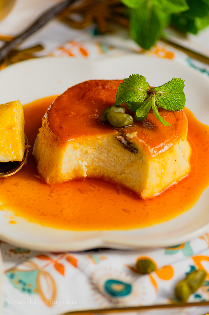 Flan de semoule et raisins secs caramel